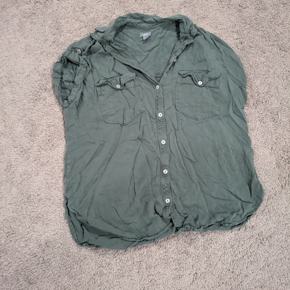 Aerie Green‎ Button-Up Blouse